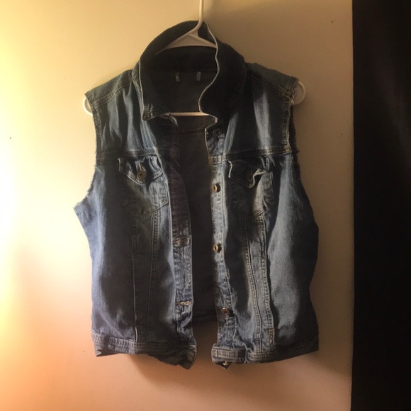 Sleeveless jean jacket - Picture 1 of 1